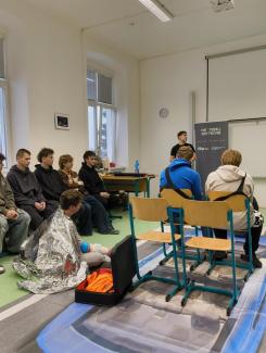 Neumirej zbytecne